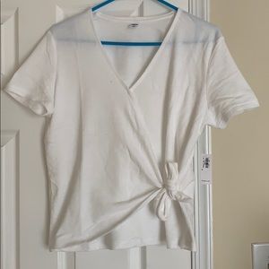 Textured Wrap Front- side Tie Top ⚪️